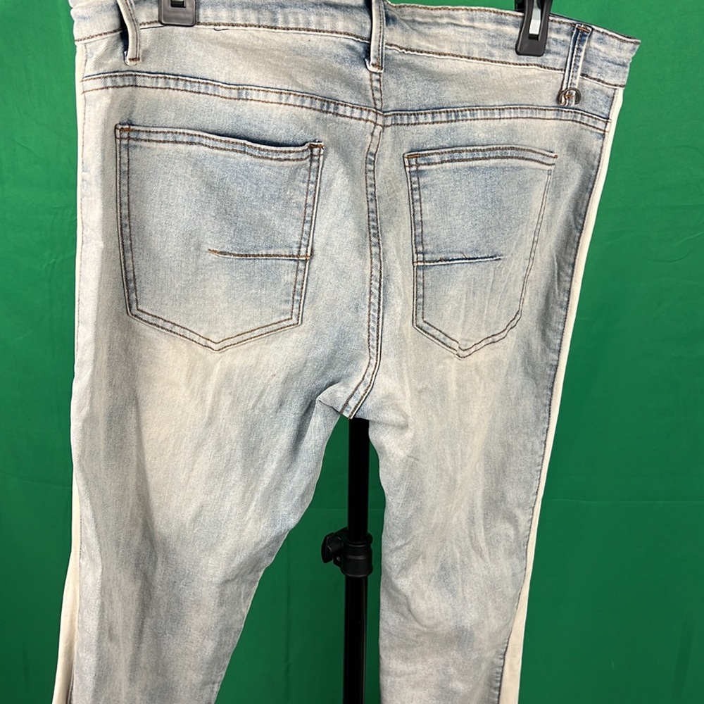Men Light Washed Ripped Jeans - Picture 5 of 6